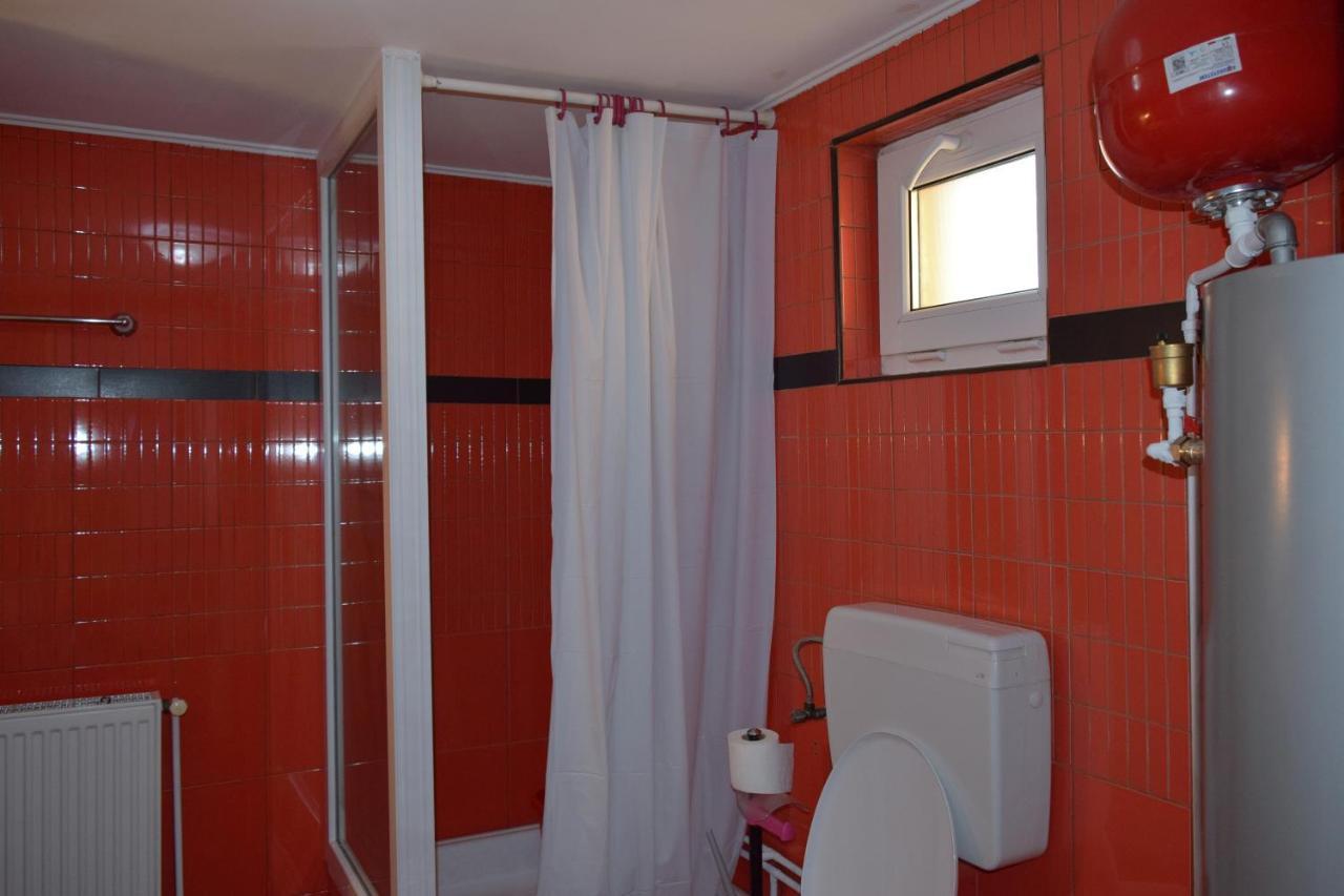 La Dory Apartment Satu Sugatag ภายนอก รูปภาพ