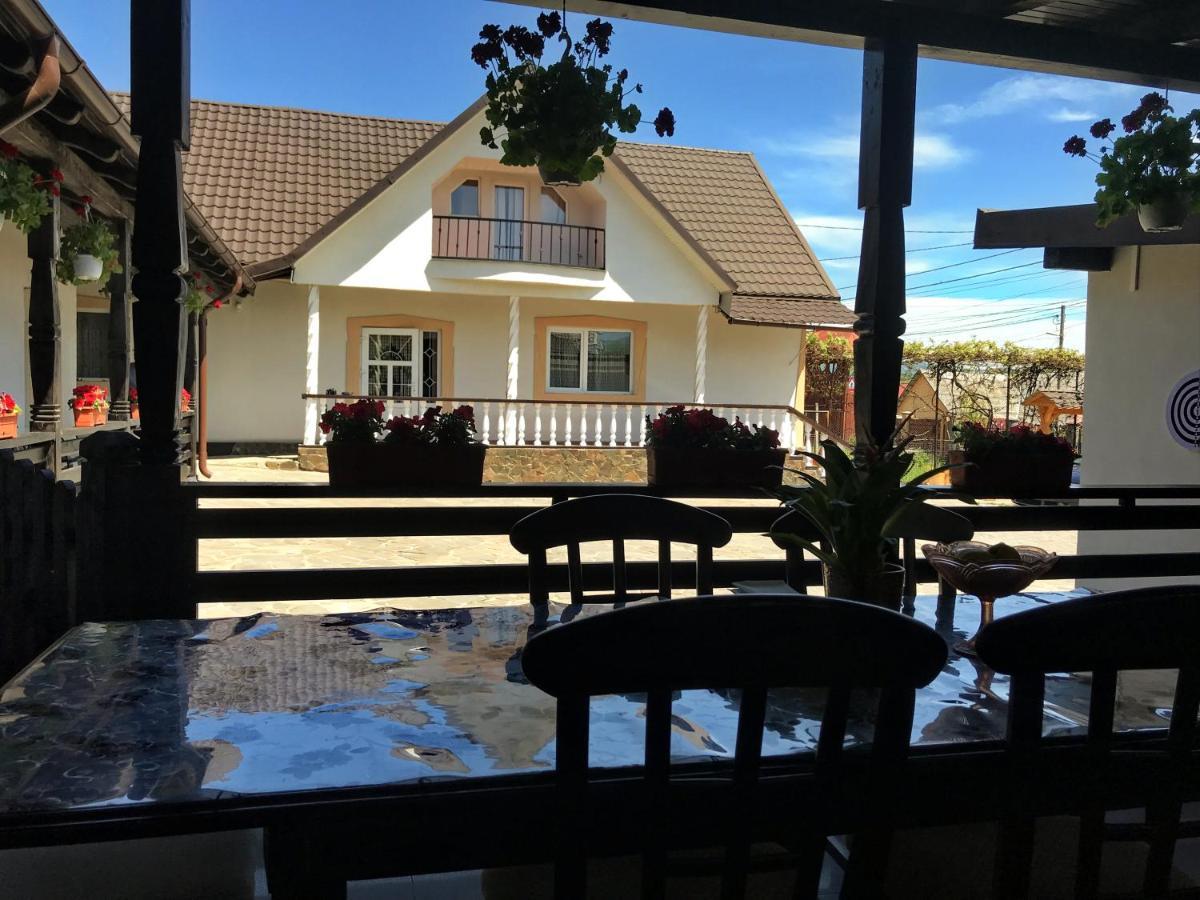 La Dory Apartment Satu Sugatag ภายนอก รูปภาพ