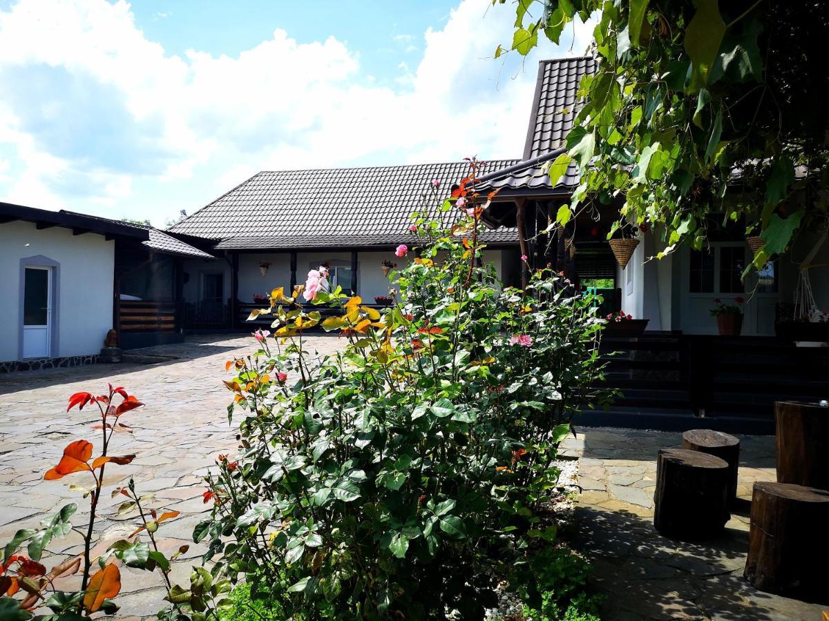 La Dory Apartment Satu Sugatag ภายนอก รูปภาพ